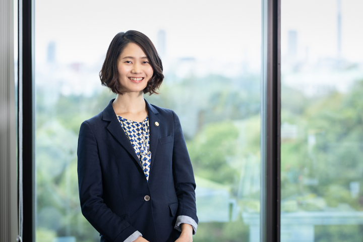 女性弁護士の写真