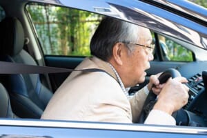 高齢者が交通事故に遭ったら｜請求できる損害賠償金は子供と異なる？